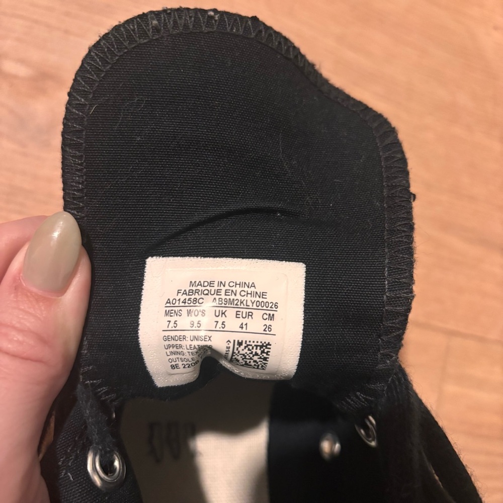 Converse Black and White High-Tops - Picture 6 of 6